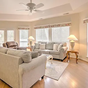 Villa Quaint Hilton Head With Pool And Hot Tub Access!, Hilton Head Island